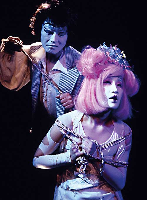 Jun Kim and Cindy Burgess in Benten Kozo in 1999. (Photo by David Prittie)